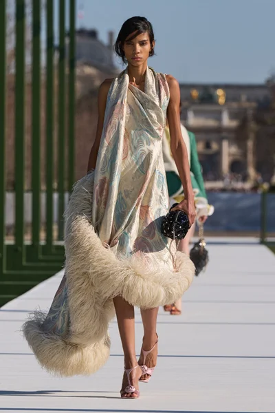 Look 25